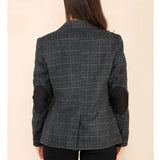 Terno feminino cinza com blazer xadrez de tweed