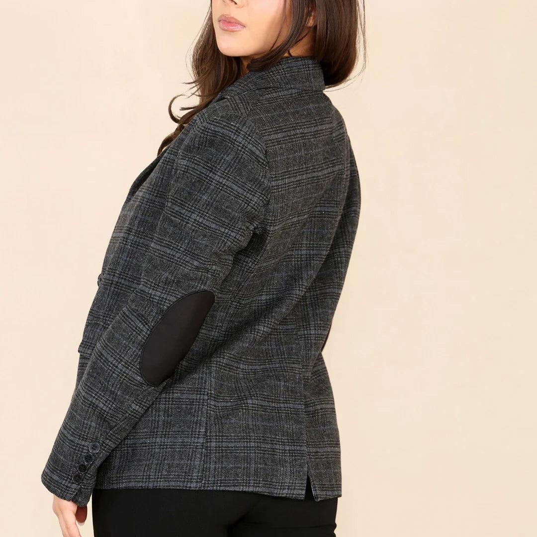 Terno feminino cinza com blazer xadrez de tweed