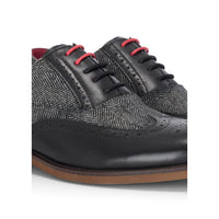 Albert - Sapatos Brogue Masculinos em Couro Preto com Detalhes em Tweed