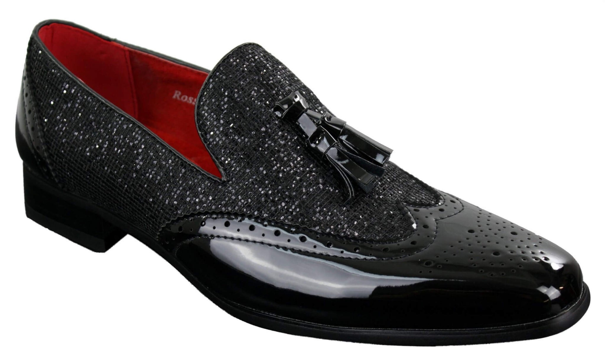 Sapatos masculinos elegantes para festa, com borlas brilhantes, nas cores vermelho, prata e preto, estilo slip-on, em couro envernizado.