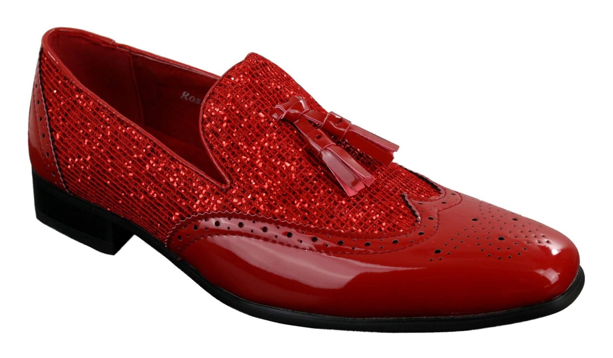 Sapatos masculinos elegantes para festa, com borlas brilhantes, nas cores vermelho, prata e preto, estilo slip-on, em couro envernizado.
