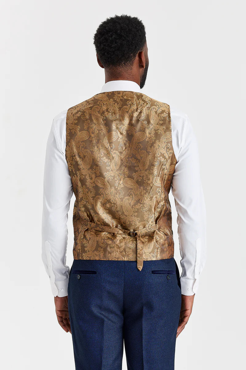 Terno Arthur Navy com colete contrastante Harris Brown em tweed.