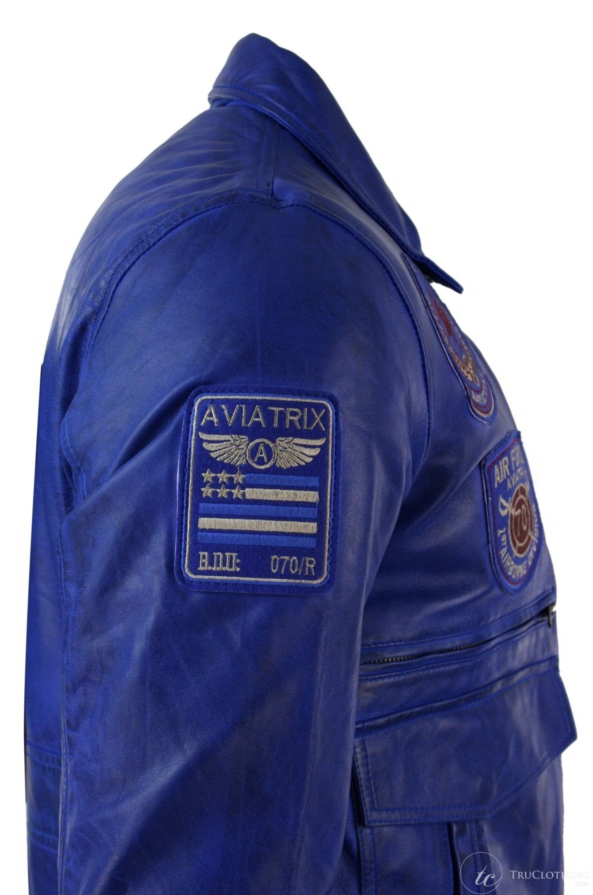 Jaqueta Bomber Masculina de Couro Legítimo Preta com Distintivo de Piloto da Força Aérea - Azul