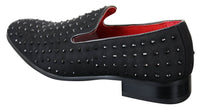 Mocassins masculinos de camurça com tachas prateadas, elegantes e brilhantes para festas.