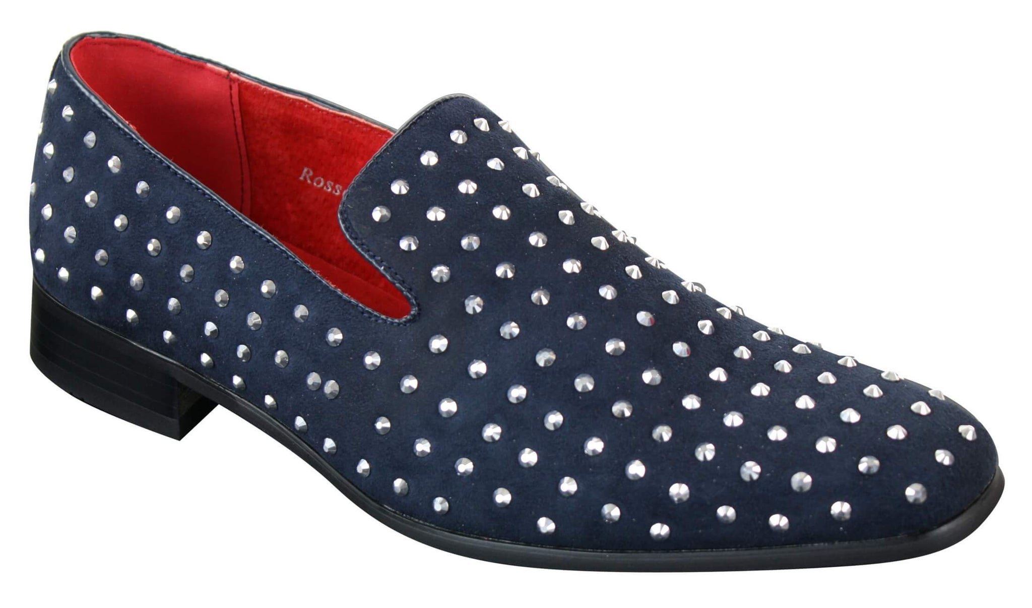 Mocassins masculinos de camurça com tachas prateadas, elegantes e brilhantes para festas.