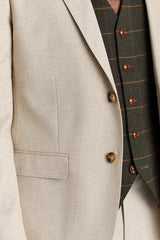 Terno Belmont bege com colete de tweed verde Harris