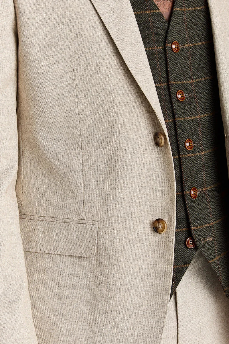 Terno Belmont bege com colete de tweed verde Harris