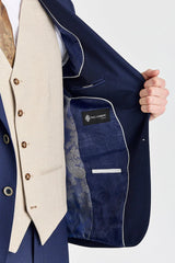 Terno azul-marinho Belmont com colete contrastante bege Belmont.