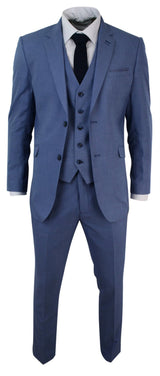 Terno masculino azul claro de 3 peças, corte sob medida.