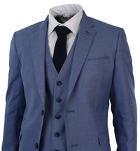 Terno masculino azul claro de 3 peças, corte sob medida.