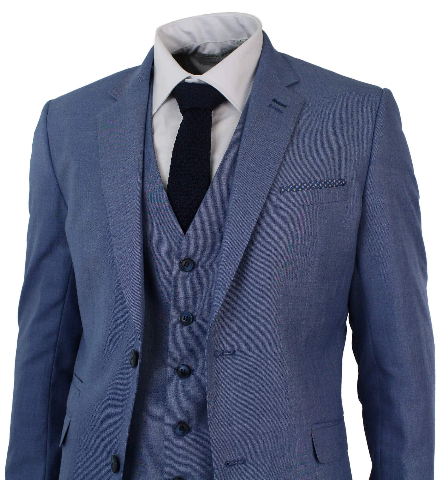 Terno masculino azul claro de 3 peças, corte sob medida.
