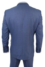Terno masculino azul claro de 3 peças, corte sob medida.