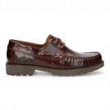 Botas de cano curto Boat C8 masculinas, impermeáveis, em couro marrom.