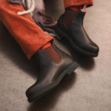 Botas Chelsea Booma 607 em couro marrom