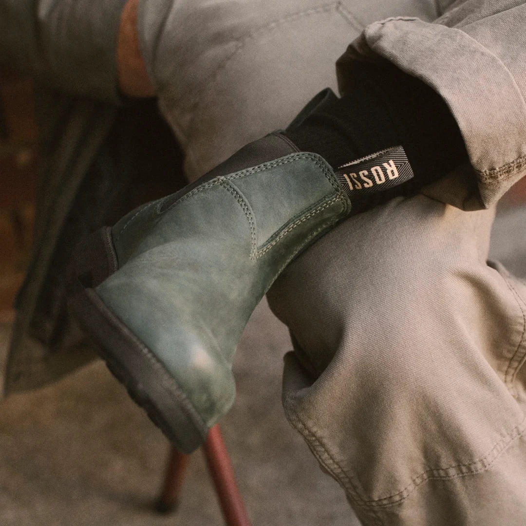 Botas Chelsea Booma 607 em couro verde-oliva