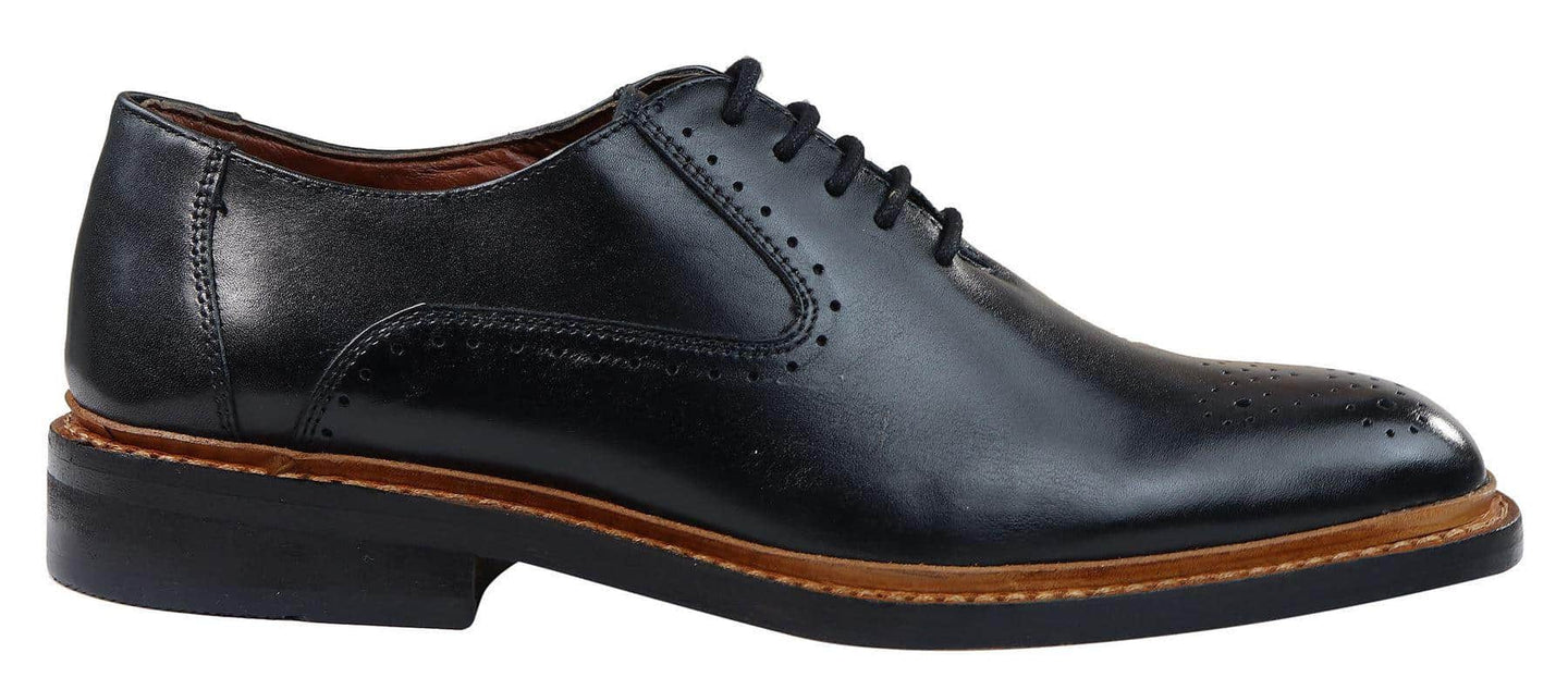 Sapatos Oxford Brogue Masculinos em Couro Castanho Claro e Preto com Cadarço e Costura Goodyear