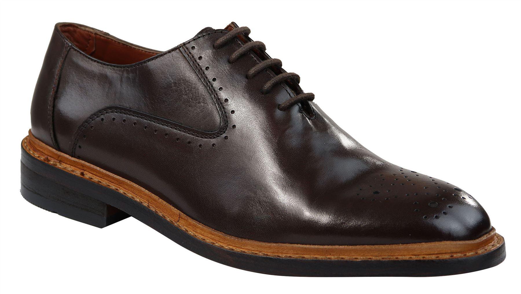 Sapatos Oxford Brogue Masculinos em Couro Preto e Bege com Cadarço e Costura Goodyear Welt