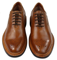 Sapatos Oxford Brogue Masculinos em Couro Castanho Claro e Preto com Cadarço e Costura Goodyear