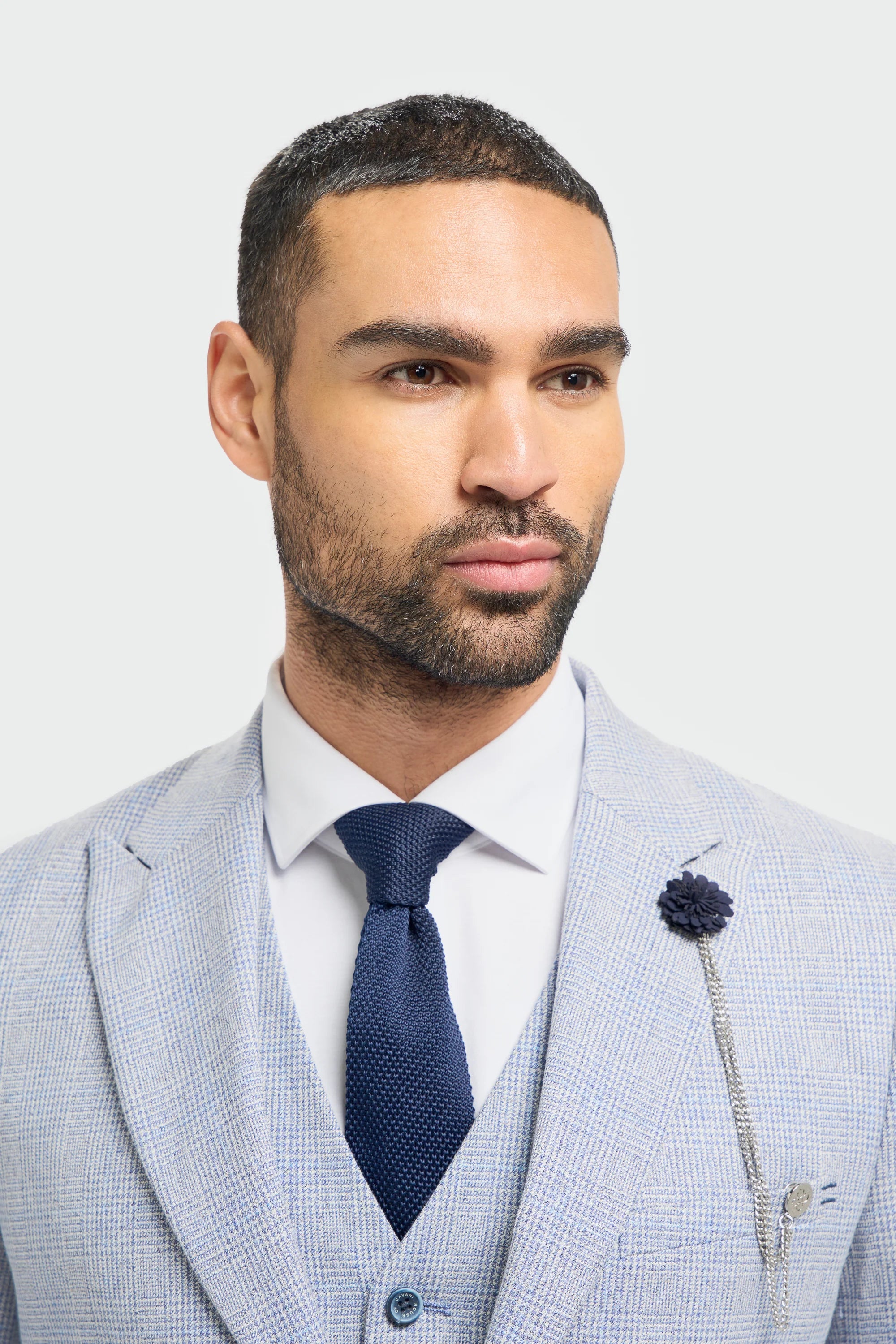 Terno masculino de 3 peças xadrez em tweed azul claro, corte sob medida, estilo Peaky Blinders clássico para casamento.