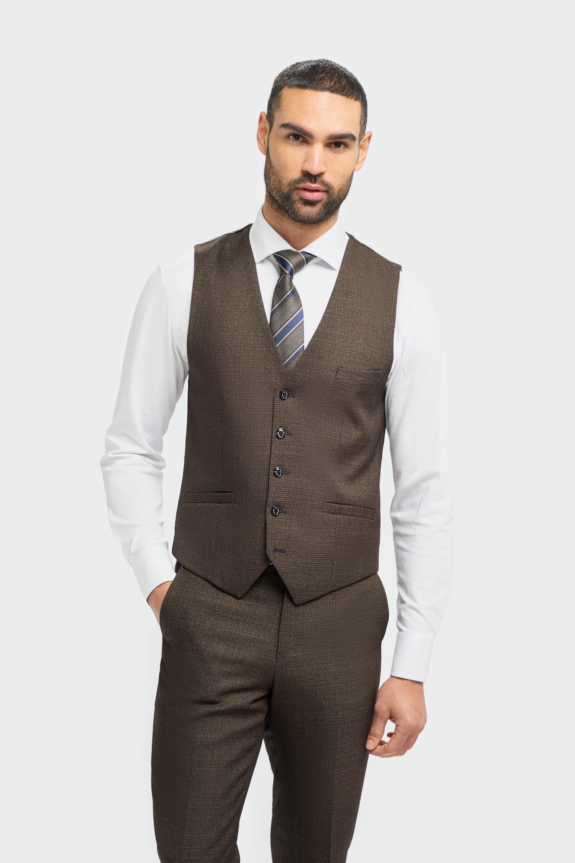 Terno masculino de 3 peças xadrez em tweed preto e marrom, corte sob medida, para casamento, estilo Peaky Blinders clássico.