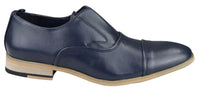 Sapatos masculinos slip-on de couro legítimo, elegantes e formais, nas cores azul-marinho, bege e marrom, ideais para casamentos, trabalho e festas.