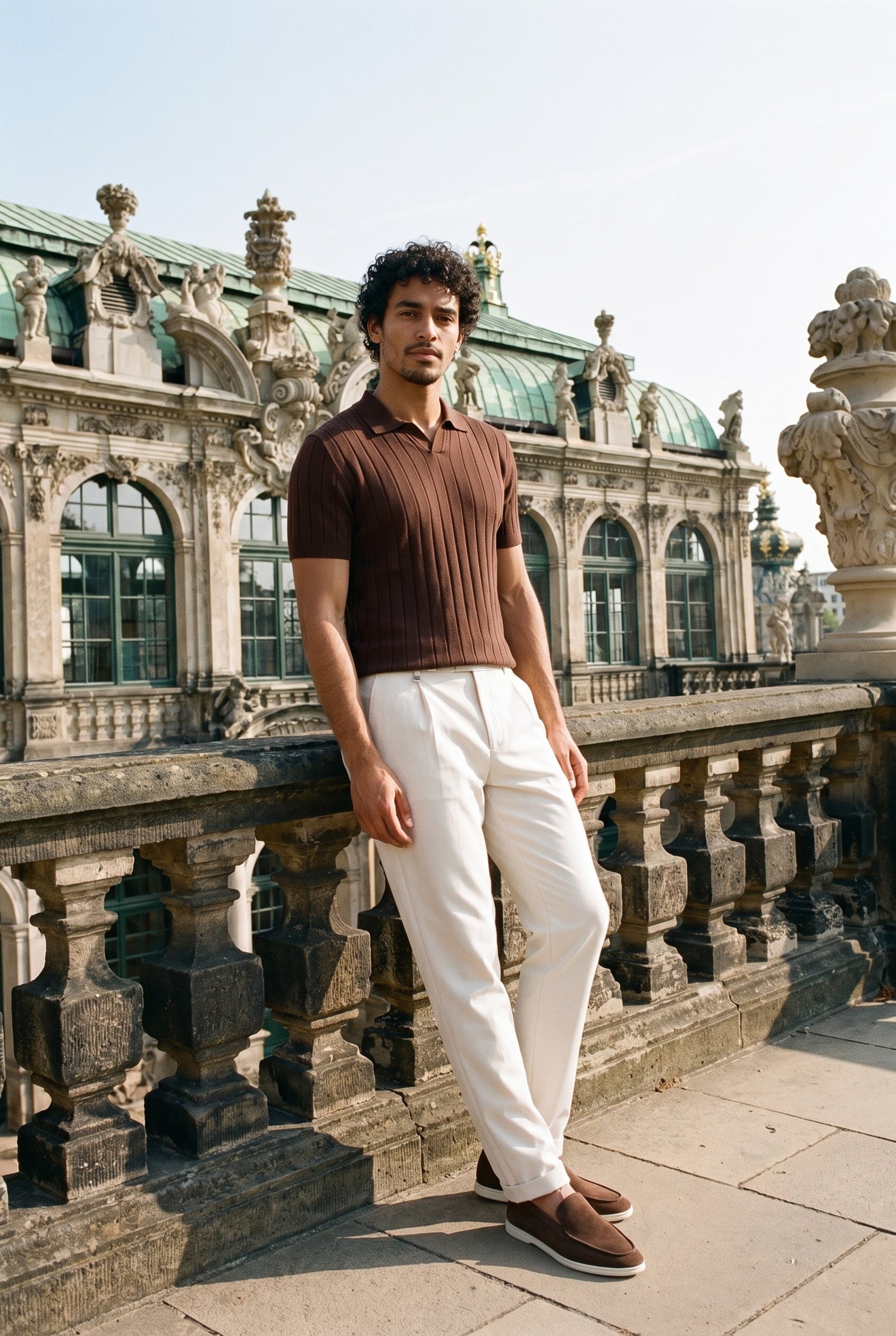 Look #1027 styled with Camisa polo masculina marrom canelada
