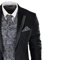 Terno de casamento masculino preto de 3 peças com gravata prateada e colete bordado.