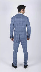 Terno masculino Marc Darcy azul claro com estampa xadrez marinho, 3 peças, elegante e casual, em tweed, corte slim, modelo Clinton.