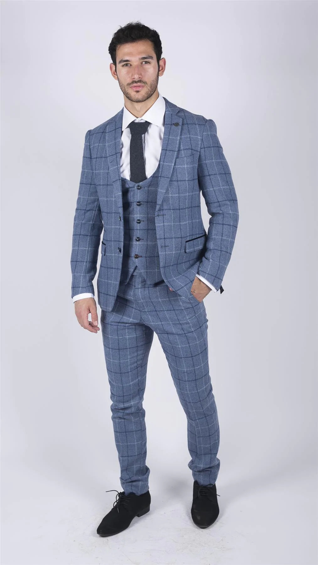 Terno masculino Marc Darcy azul claro com estampa xadrez marinho, 3 peças, elegante e casual, em tweed, corte slim, modelo Clinton.