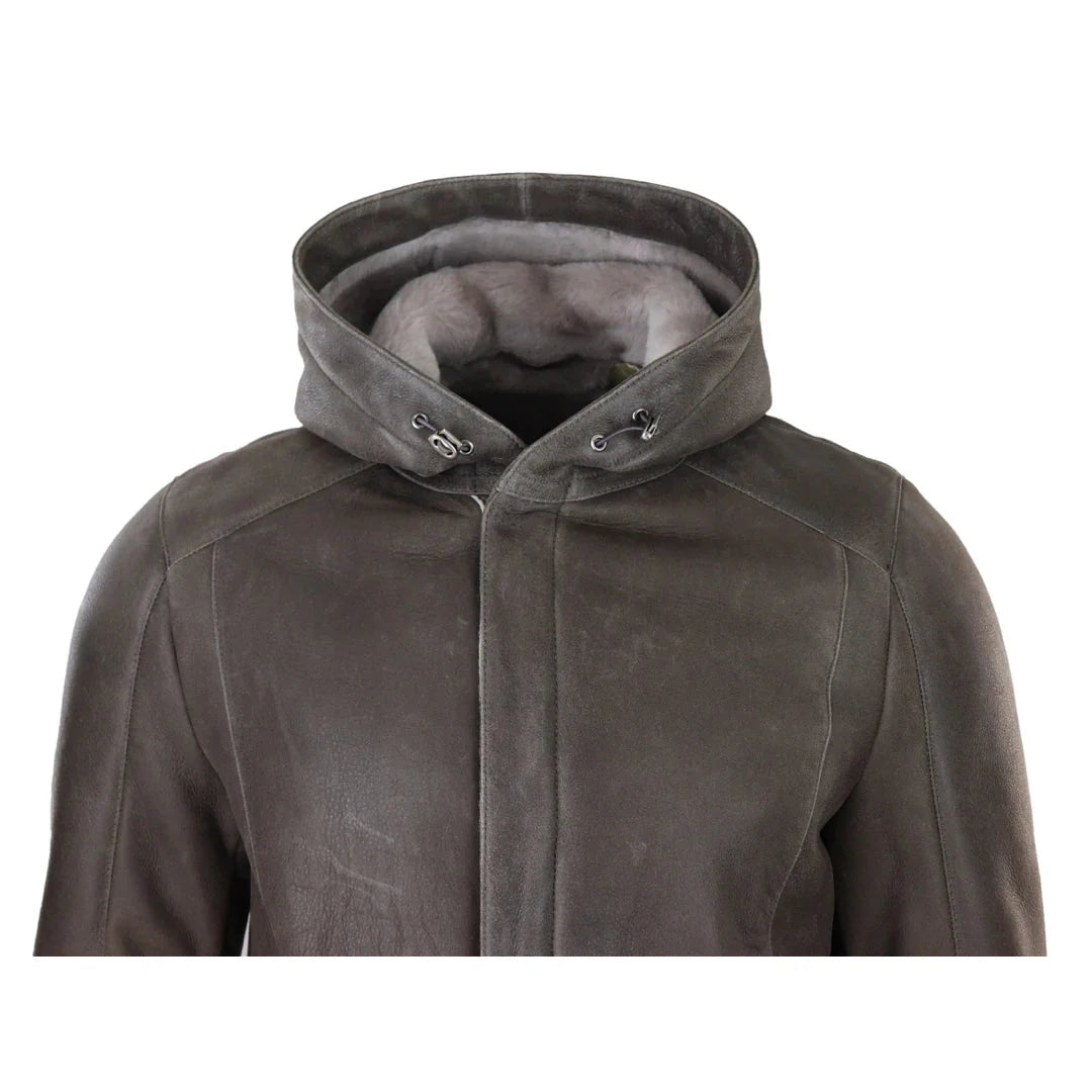 Jaqueta masculina 3/4 marrom de pele de carneiro macia com capuz, casaco 3/4 clássico e quente para o inverno.