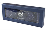 Conjunto de presente com gravata azul-marinho com bolinhas, lenço de bolso, abotoaduras e alfinete de gravata em cetim.