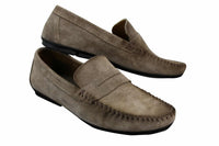 Mocassins masculinos de camurça genuína lavada, estilo slip-on, para um visual elegante e casual.