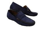 Mocassins masculinos de camurça genuína lavada, estilo slip-on, para um visual elegante e casual.