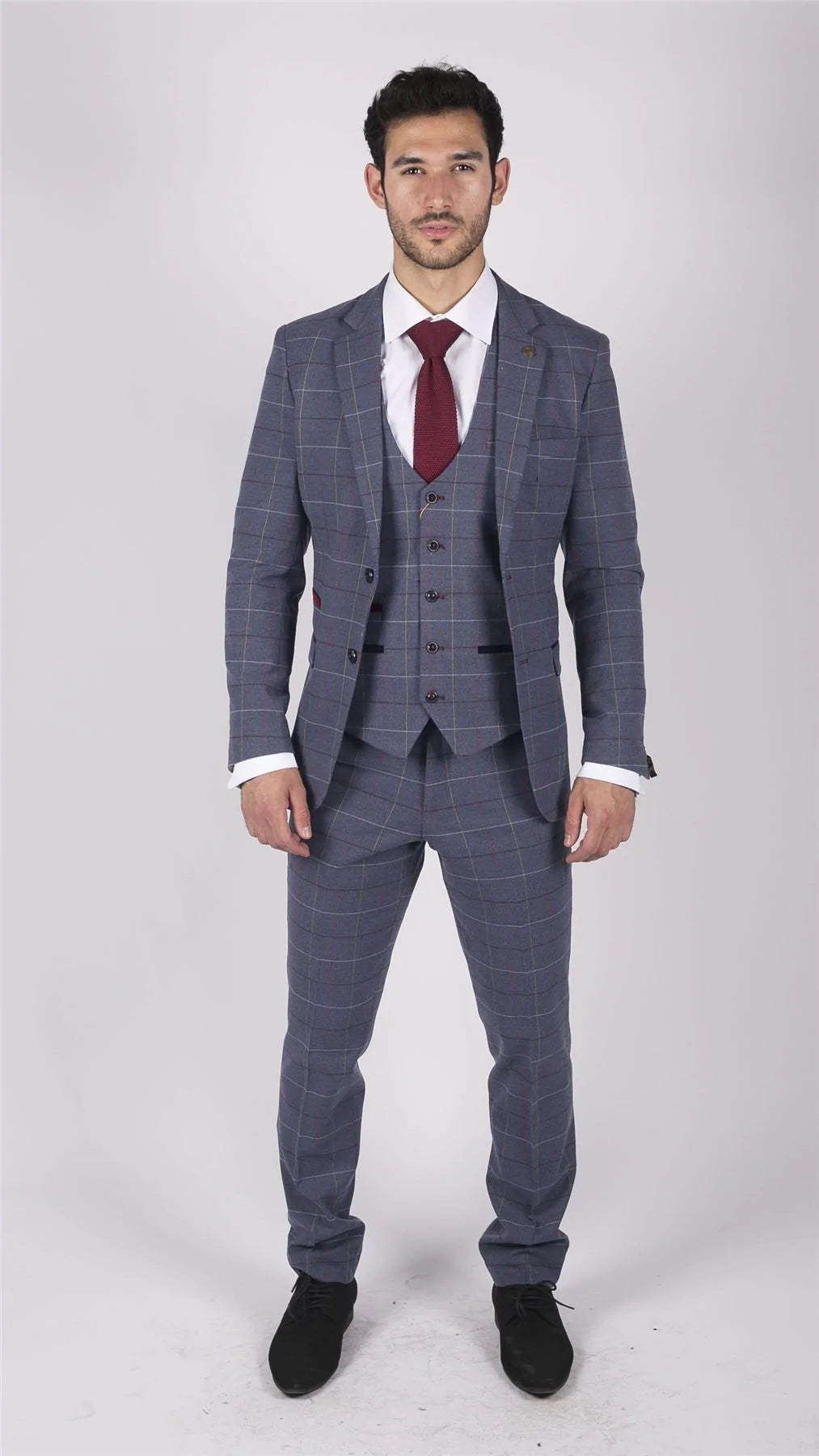 Terno masculino Marc Darcy xadrez azul, cinza e vermelho, 3 peças, elegante e casual, em tweed, corte slim, modelo Drake.