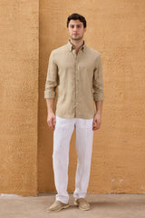 Camisa masculina de linho puro bege escuro, manga comprida, com botões, para o verão.