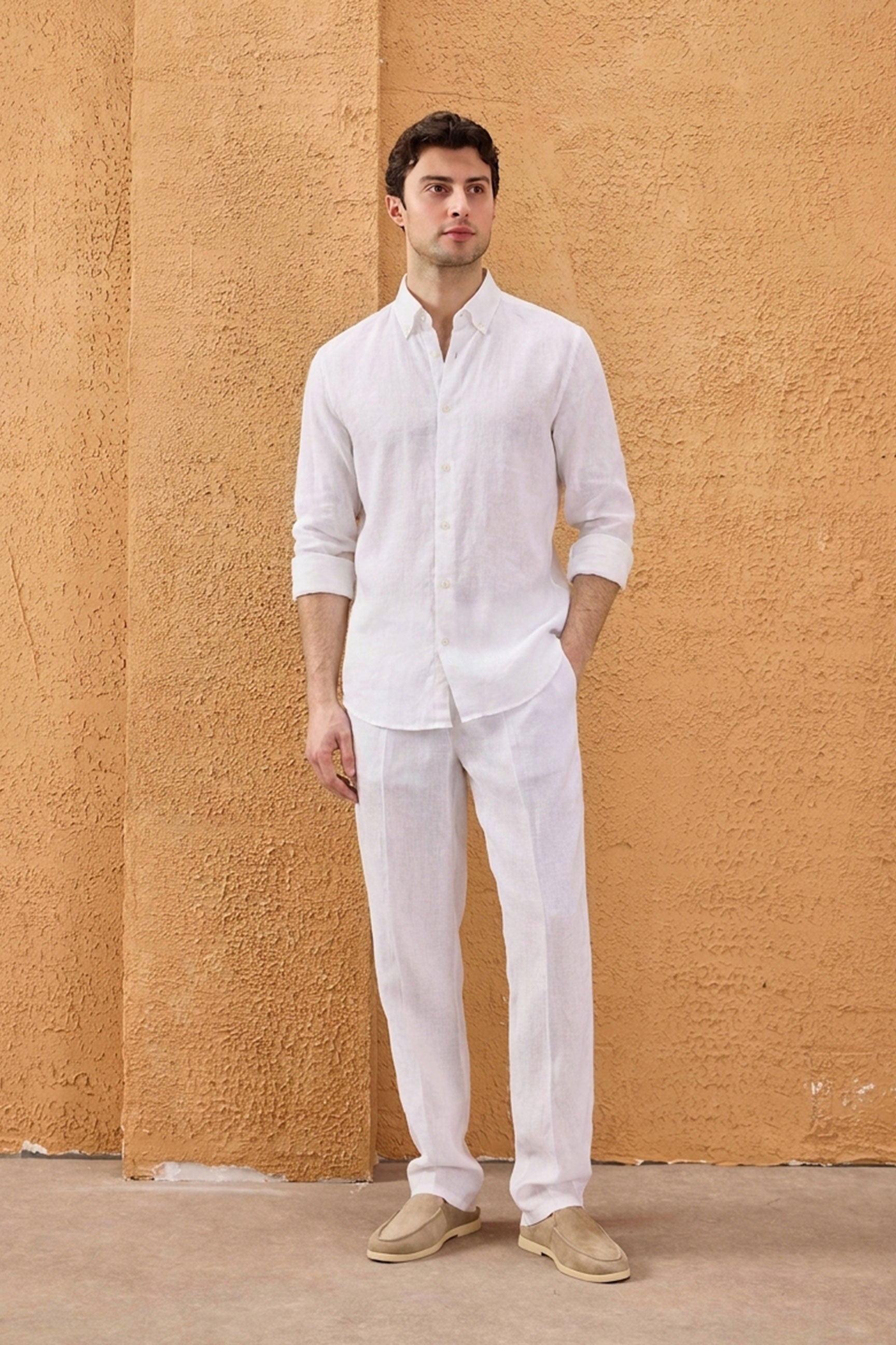 Camisa masculina branca de linho puro, manga comprida, com botões, para o verão.