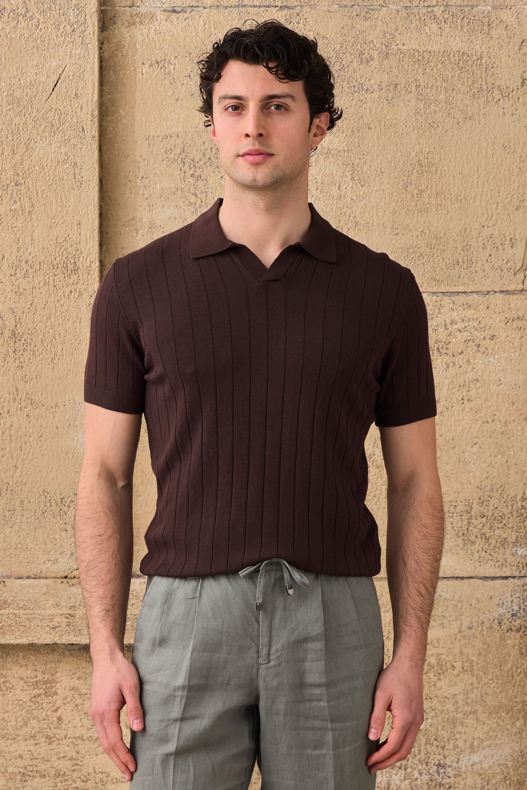 Camisa polo masculina marrom canelada