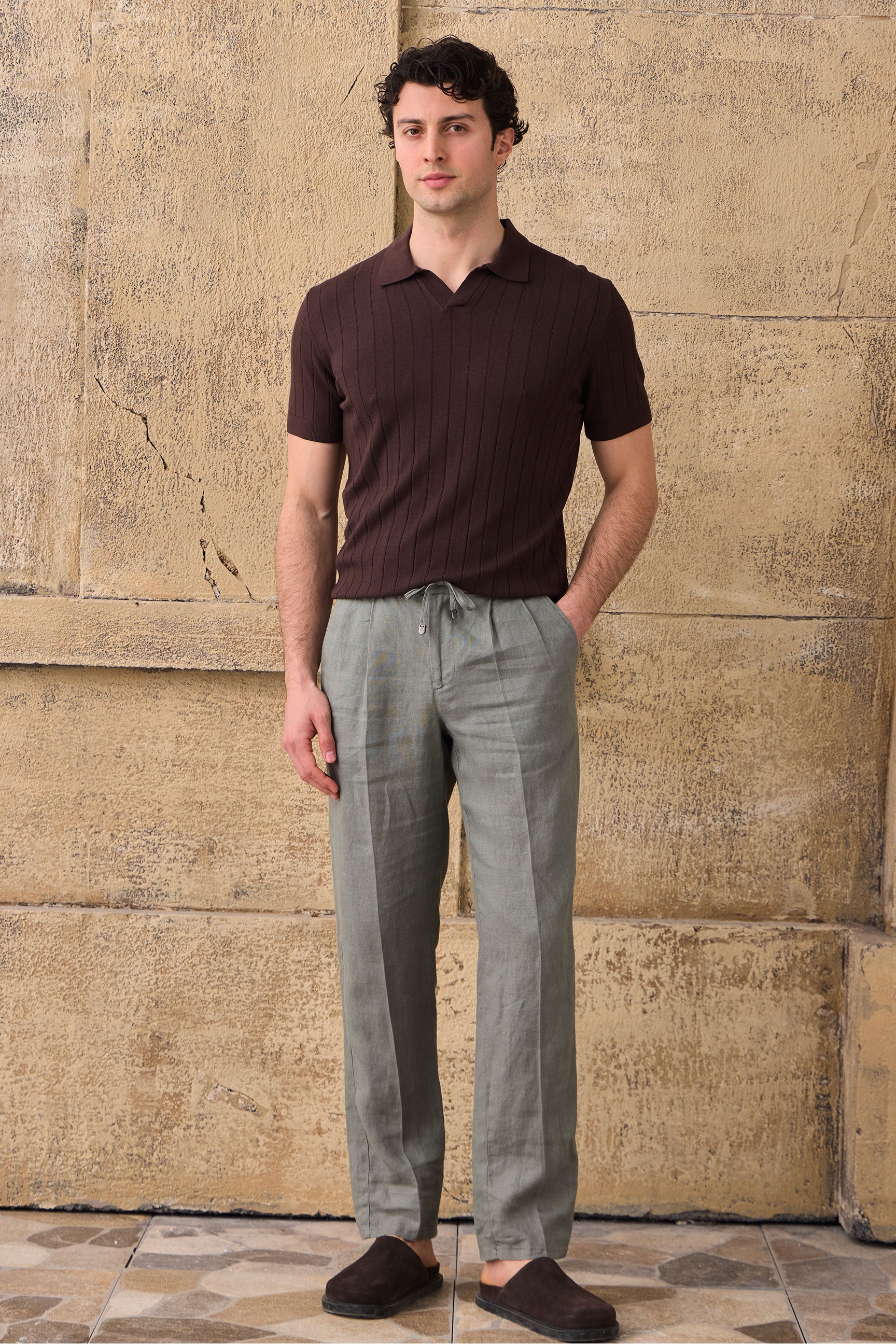 Camisa polo masculina marrom canelada