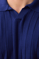 Camisa polo masculina azul marinho com textura canelada