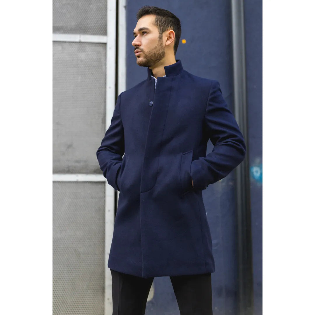 Sobretudo masculino azul-marinho em lã mista com gola alta