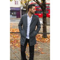 Sobretudo masculino cinza em lã mista com gola lapela entalhada