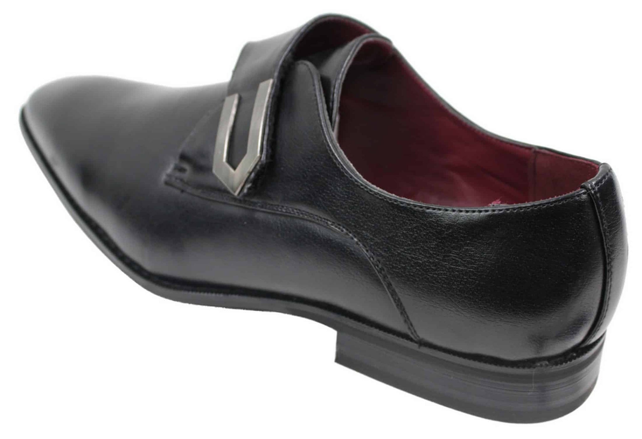 Sapatos masculinos de couro marrom claro e preto, com design italiano, fivela de metal e estilo slip-on.