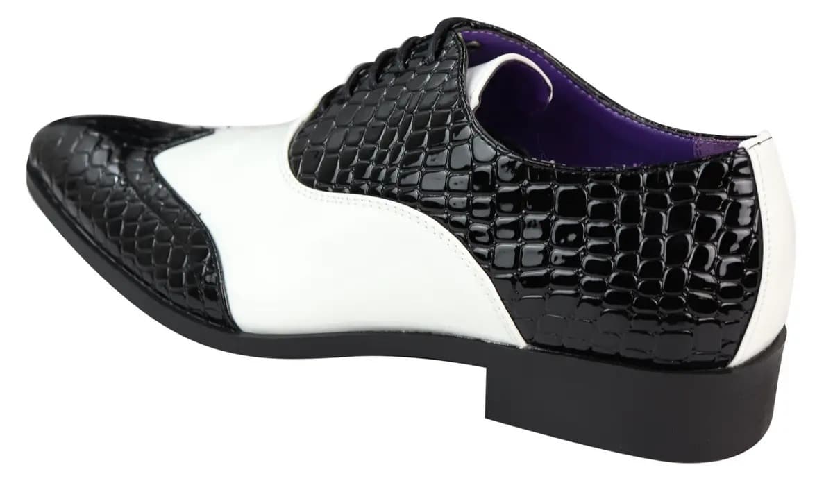 Sapatos masculinos em imitação de pele de crocodilo, preto e branco