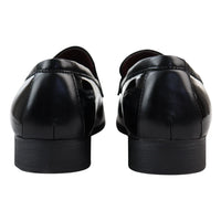 Mocassins masculinos pretos de verniz com borla