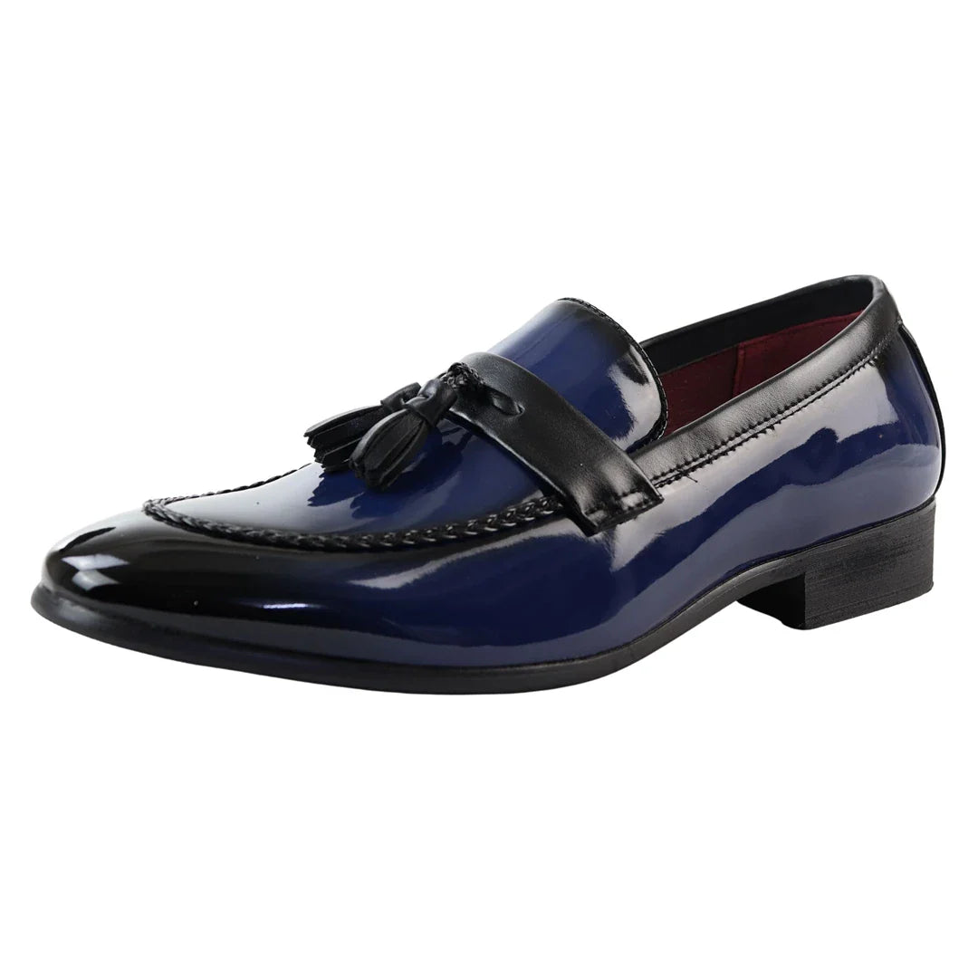 Mocassins masculinos azuis de verniz com borla