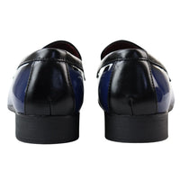 Mocassins masculinos azuis de verniz com borla