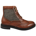 Botas masculinas de cano curto estilo brogue com cadarço em tom marrom claro