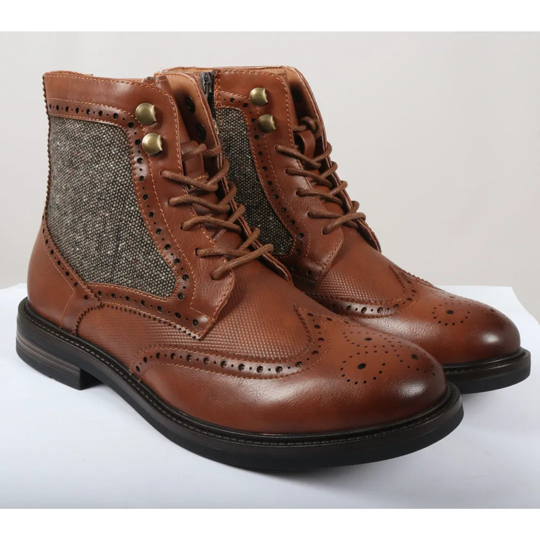Botas masculinas de cano curto estilo brogue com cadarço em tom marrom claro