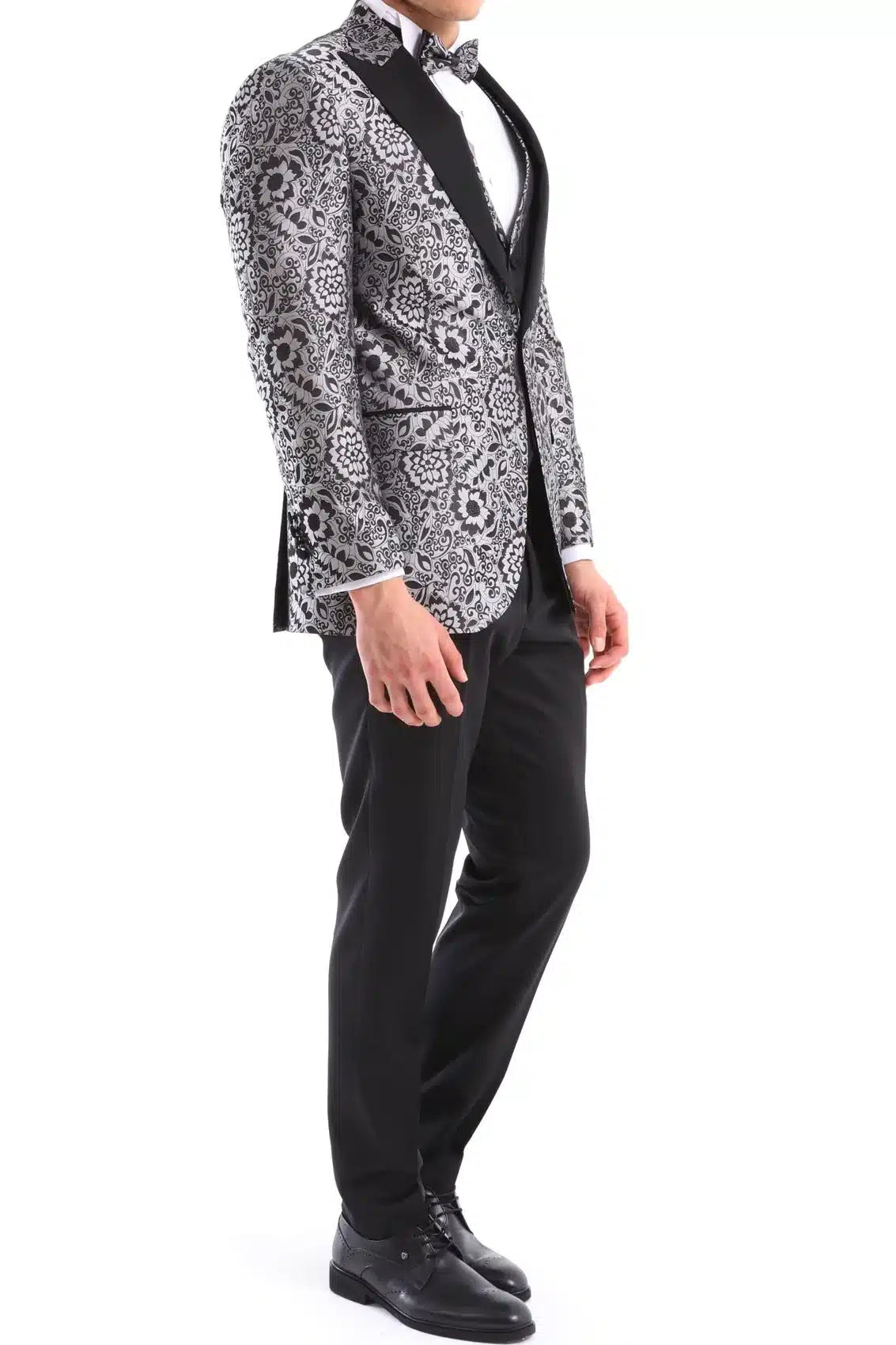 Terno smoking masculino preto com estampa floral prateada, 3 peças, para casamento, formatura, festa e cerimônia do noivo.