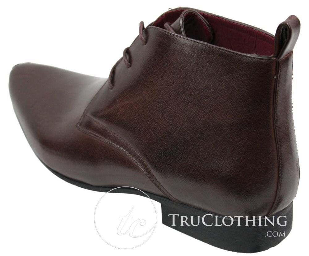 Botas masculinas de cano curto em couro preto e marrom, modelo slip-on, estilo italiano, para revendedor de queijo.